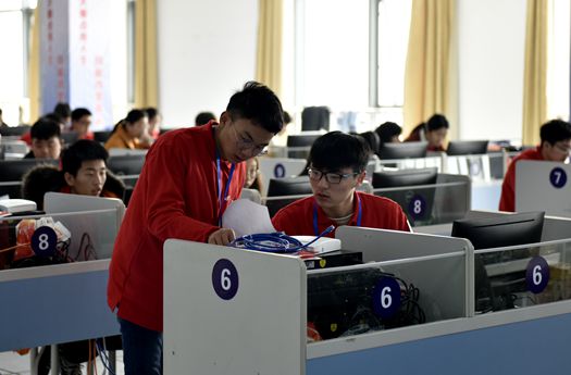 比賽現(xiàn)場.jpg