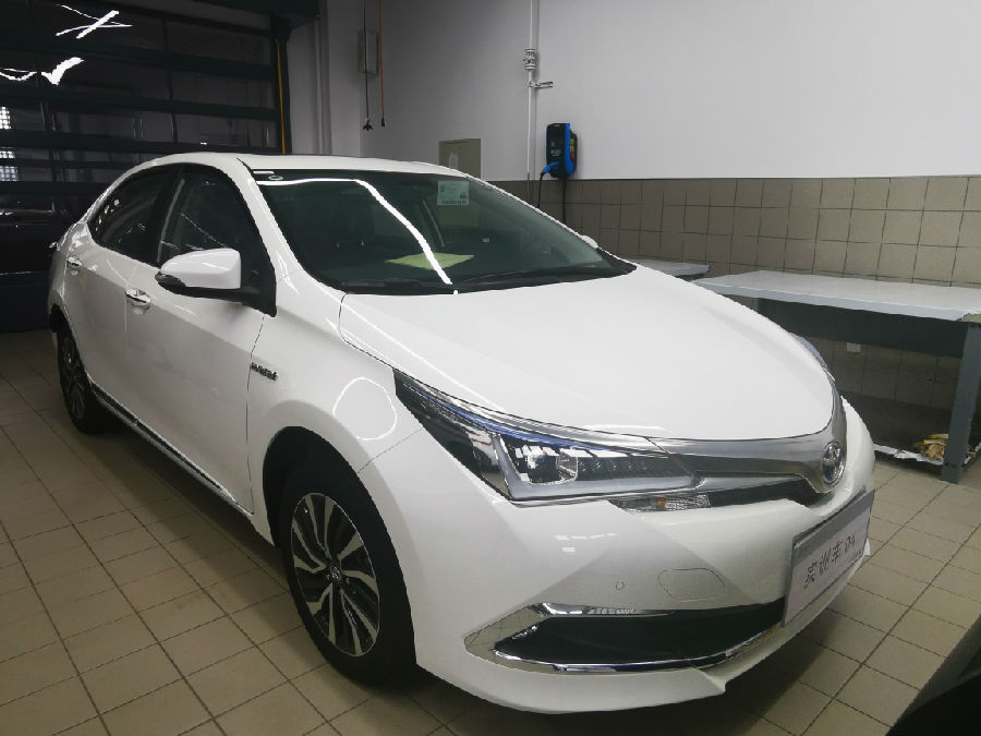豐田卡羅拉混合動力汽車.jpg